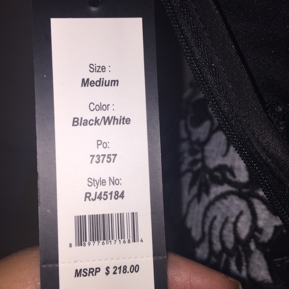 NWT Romeo + Juliet Couture cold shoulder dress - Picture 15 of 16